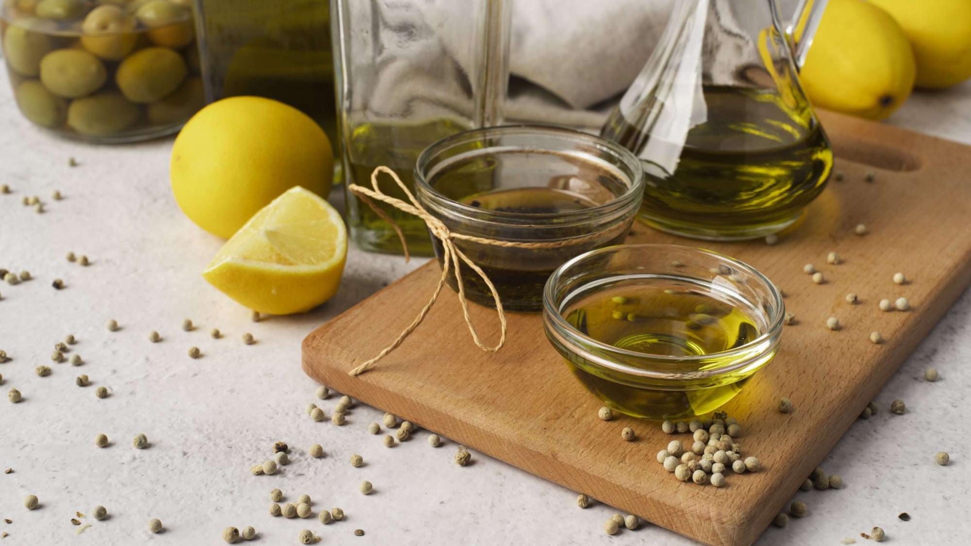 close-up-natural-olive-oil-olives